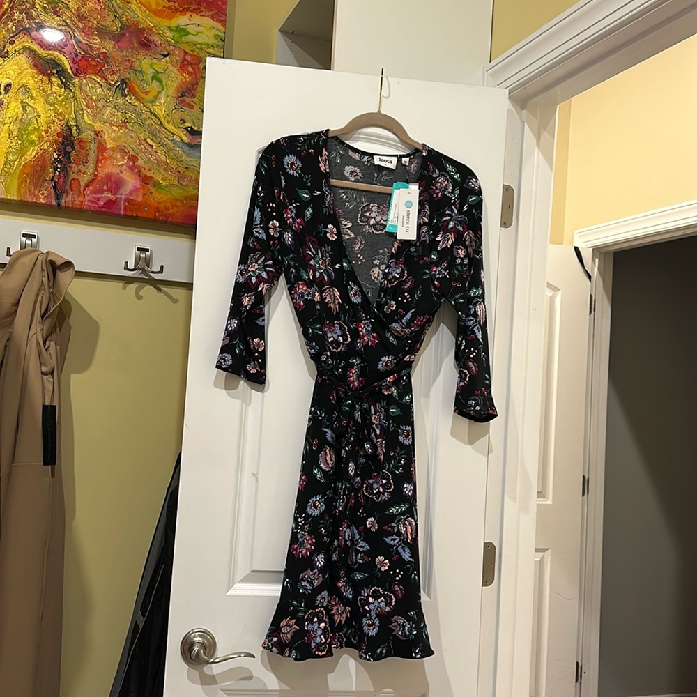 Leota NWT Romantic Dress